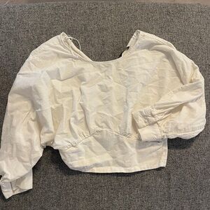 White quarter sleeve puff crop top